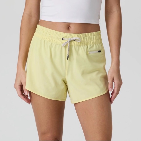 Vuori Pants - Vuori Clementine 2.0 Shorts 4" Sunlight Small